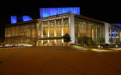 Buitenaanzicht op het Paleis van de Kunsten