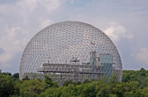 Koepel in het Parc des Îles