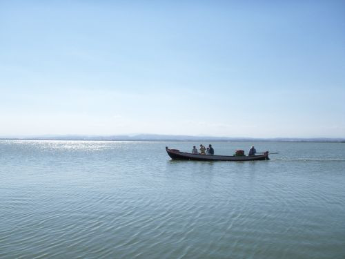 Bootje op een meer