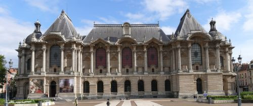 Vooraanzicht Palais des Beaux-Arts