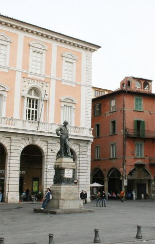 Zicht op het Piazza Garibaldi