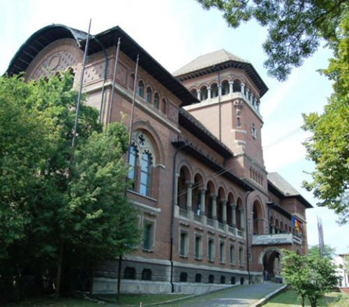 Zijaanzicht op het Museum van het Roemeense Plattelandsleven