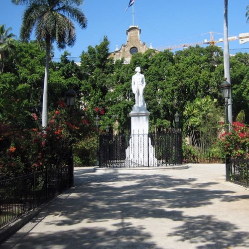 Beeld op de Plaza de Armas