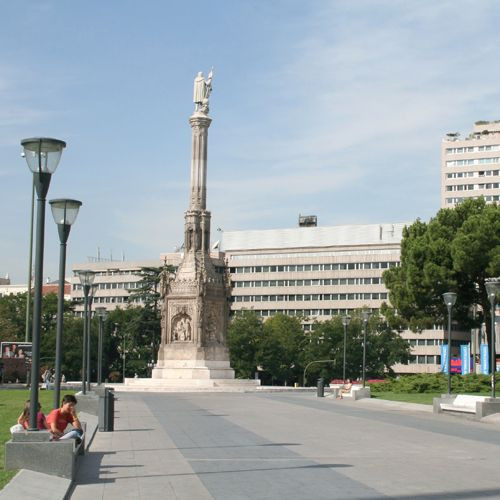 Zuil op de Plaza de Colón