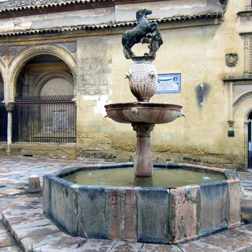 Fontein op de Plaza del Potro