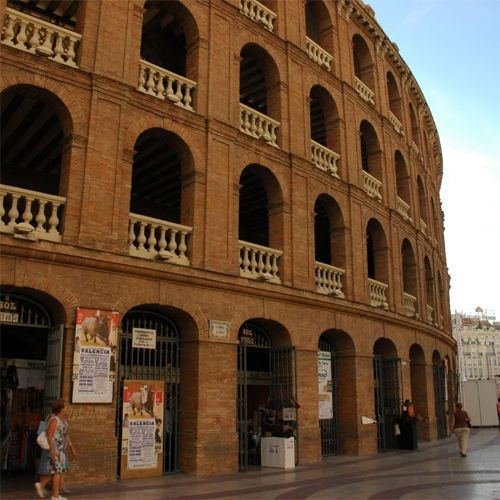 Aan de Plaza de Toros