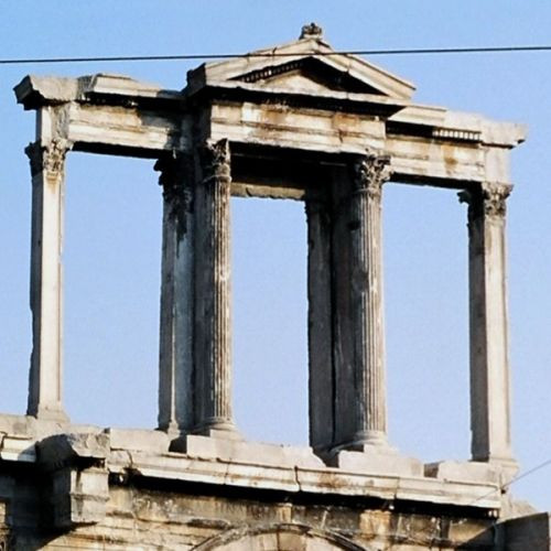 Bovenkant van de Poort van Hadrianus