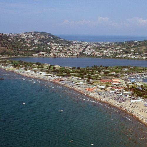 Zicht op het eiland Procida