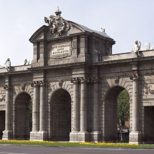 Zicht op de Puerta de Alcalá