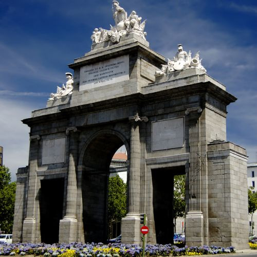 Voorkant van de Puerta de Toledo