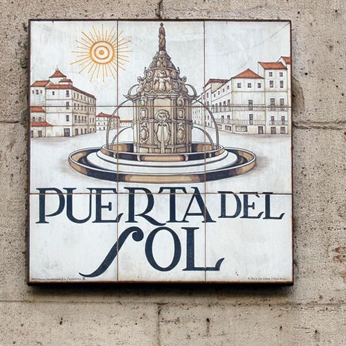 Naambord van de Puerta del Sol