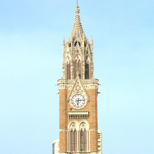 Top van de Rajabai Tower