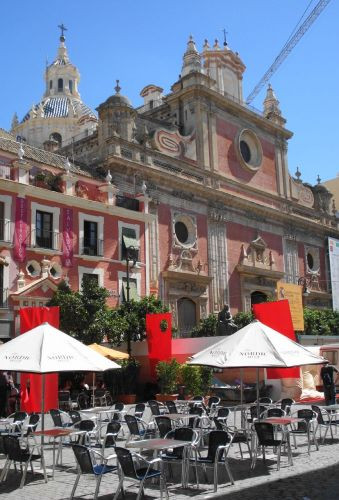 Terras voor de Iglesia del San Salvador