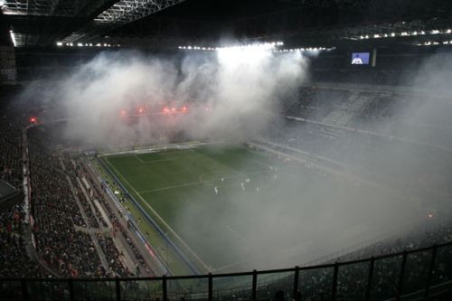 Rookwolken in het San Siro-stadion