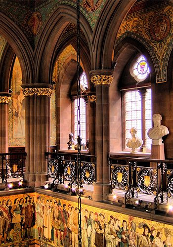 Interieur van de Scottish National Portrait Gallery