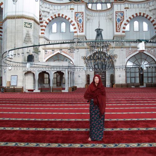 Vrouw in de Şehzade Moskee