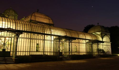 Verlichte Koninklijke Serres