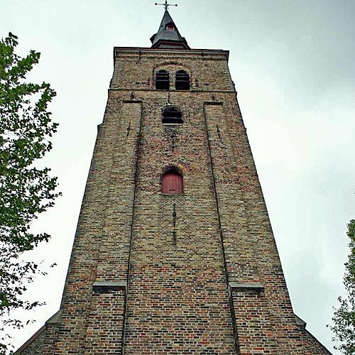 Onder aan de Sint-Annakerk