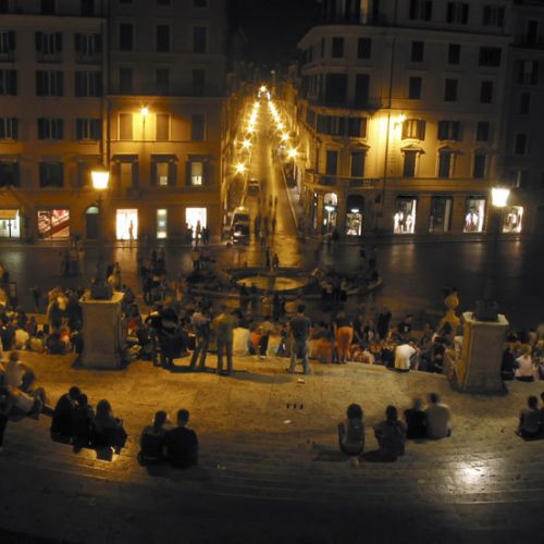 Nachtbeeld op het Piazza di Spagna