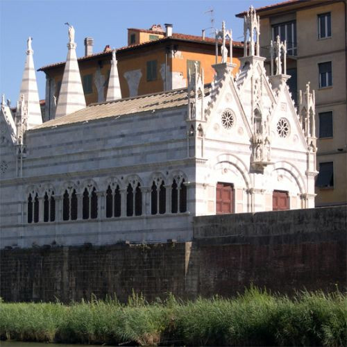 Zijkant van de Santa Maria della Spina