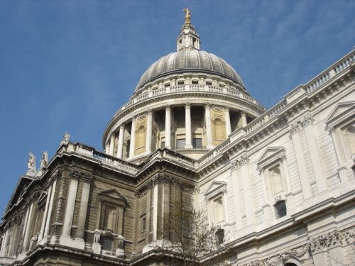 Onder aan de St. Paul's Cathedral