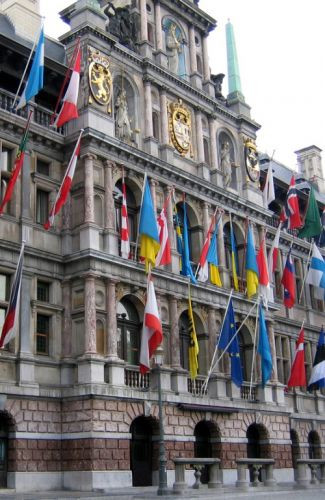 Voorgevel van het Stadhuis