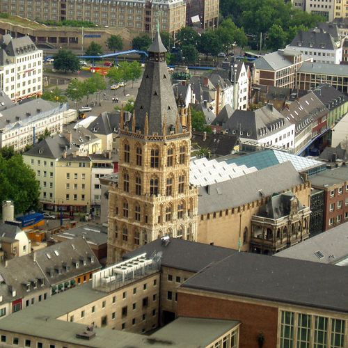 Luchtbeeld van het Stadhuis van Keulen