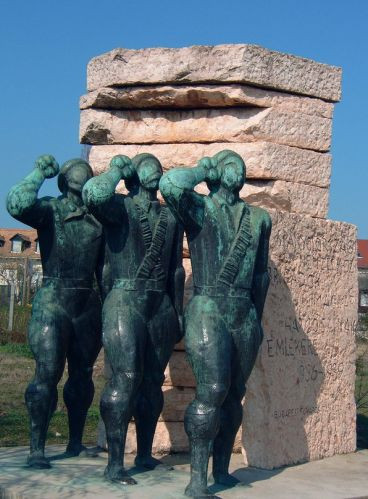 Soldatenbeelden in het Szoborpark