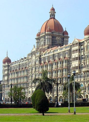 Zijaanzicht op het Taj Mahal Palace