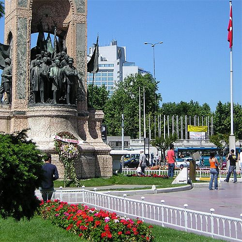 Monument op het Taksimplein