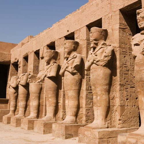 Beeld aan de Tempels van Karnak