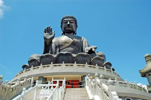 Vooraanzicht van de Tian Tan Boeddha