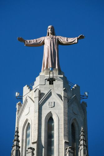 Jezusbeeld op de Temple de Sagrat Cor