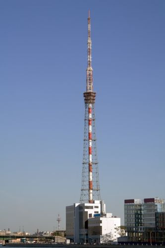Overzicht op de tv-toren van Sint-Petersburg