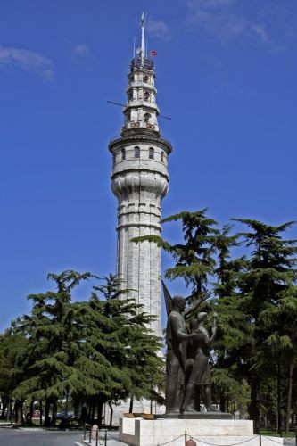 Toren bij de Universiteit van Istanbul