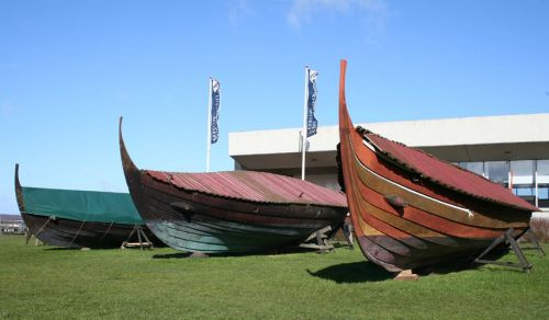 Buiten aan het Vikingschipmuseum