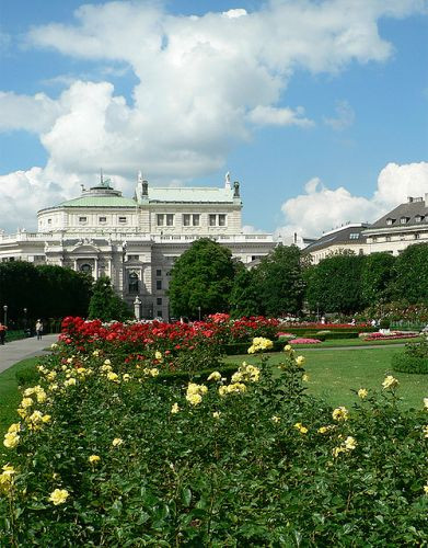 Gebouwen langs de Volksgarten