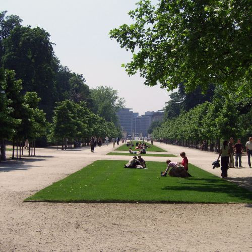 Mensen in het Warandepark