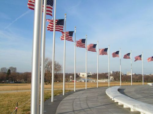 Onder aan het Washington Memorial