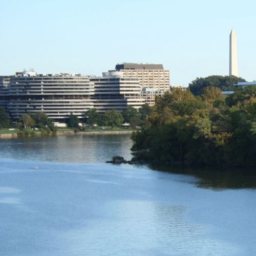 Meer aan het Watergate Complex