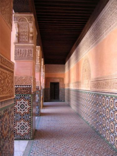 Wandelgang in het Medersa Ben Youssef