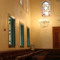 Binnen in de Ahrida Synagoge