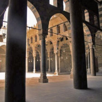 Zuilen in de Al-Nasir Muhammad Madrasa