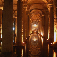 Binnen in de Basilica Cisterne