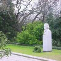 Buste in de Centrale Botanische Tuinen