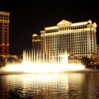 Nachtbeeld van Caesars palace