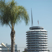 Zicht op de Capitol Records Tower