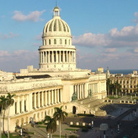 Zijaanzicht op El Capitolio Nacional