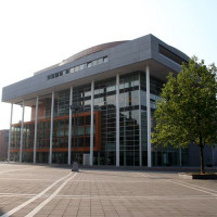 Gevel van het Centre Céramique