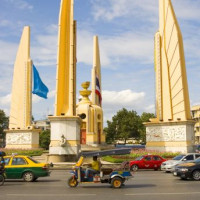 Totaalbeeld van het Democracy Monument